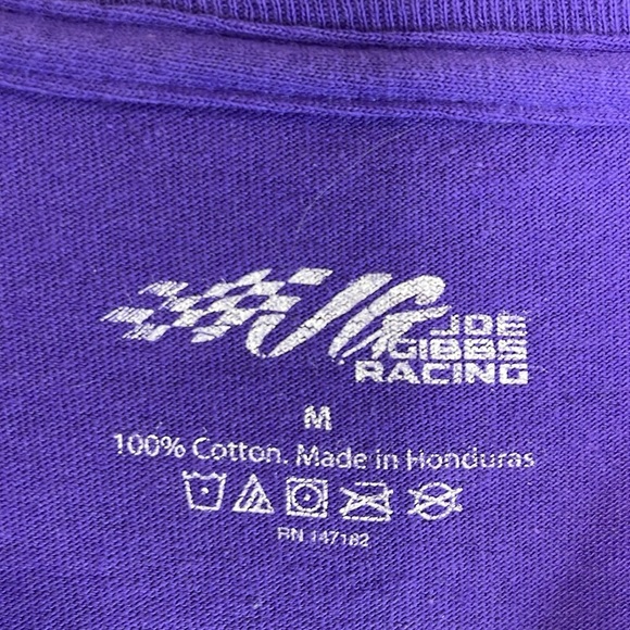 Nascar Denny Hamlin Joe Gibbs Racing Team Collection Purple Power T-shirt M - Picture 9 of 13